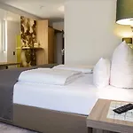 Atrium Im Park 4*