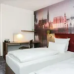 Atrium Im Park 4*